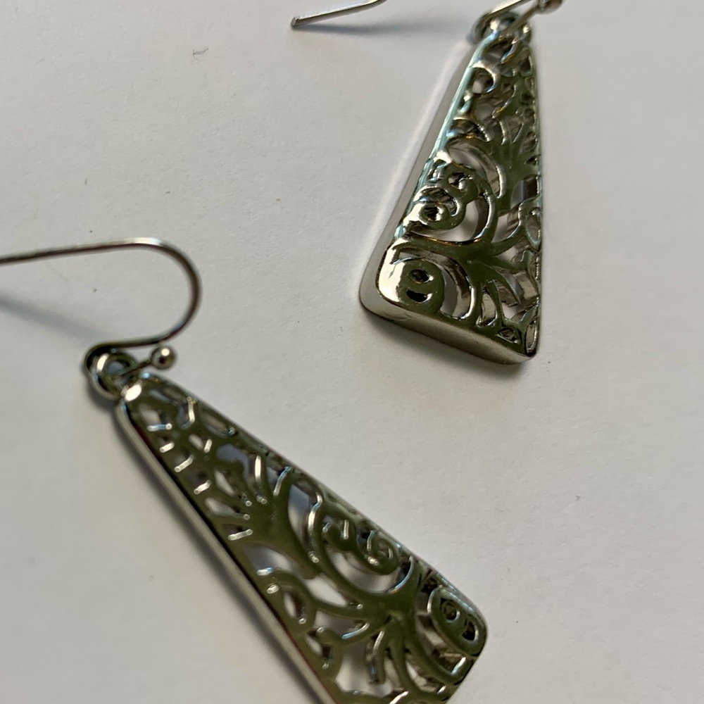Lia Sophia earrings Silver dangle cut out style - Picture 6 of 9